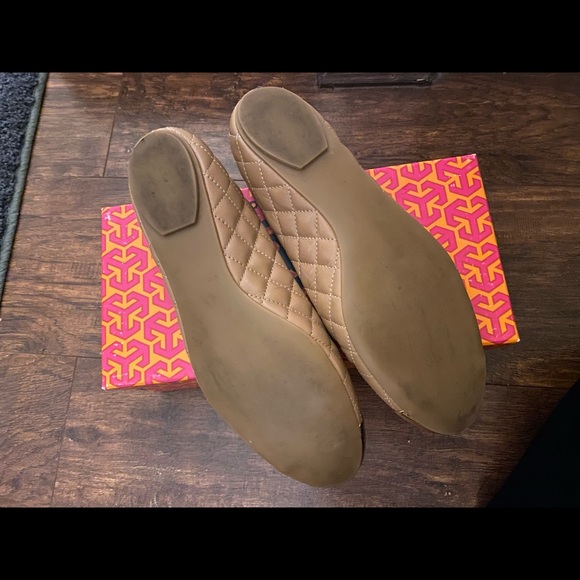 Clay Beige/Gold Tory Burch Flats - Picture 4 of 4